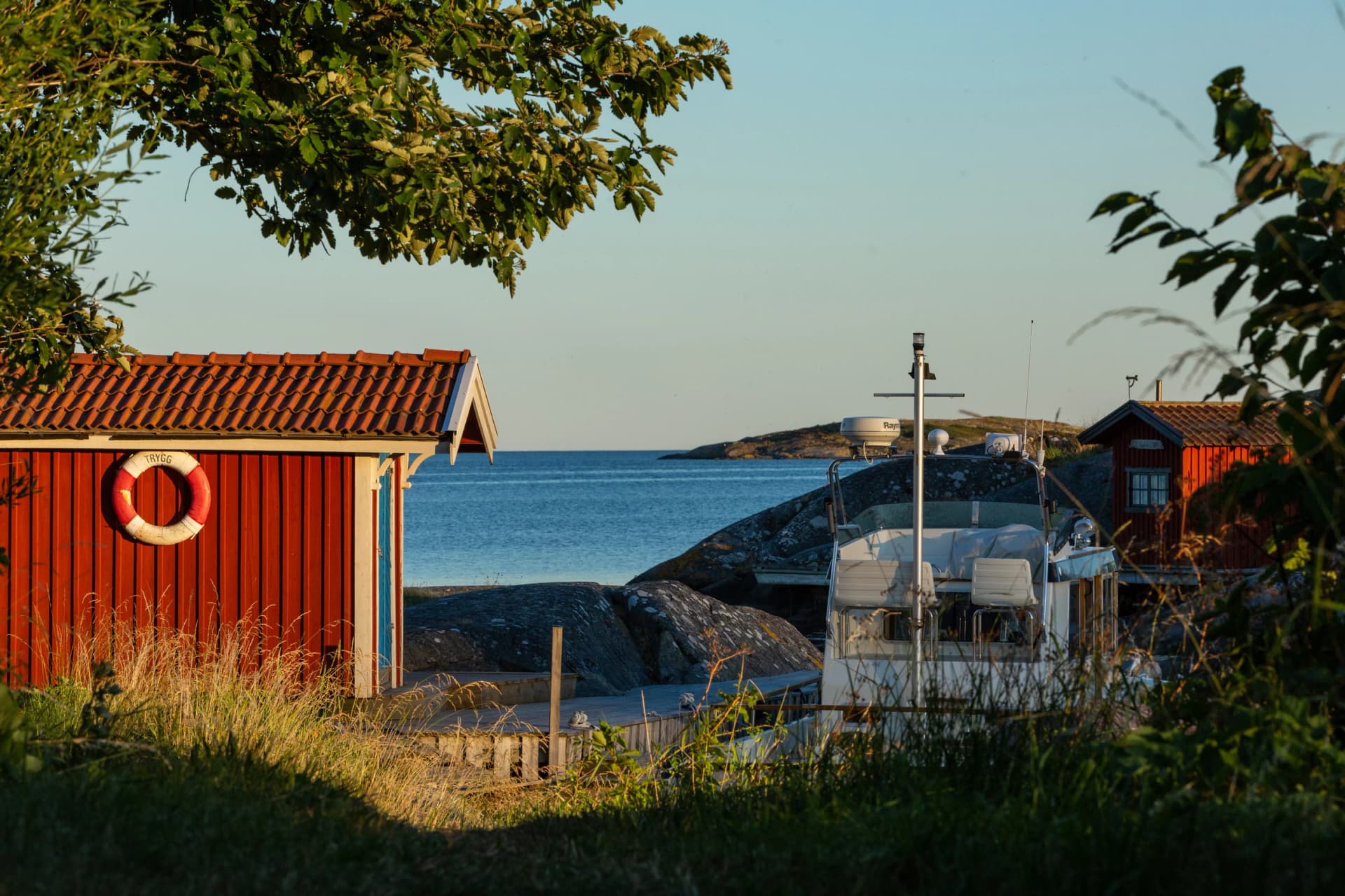 Havspromenad i Onsala, Kungsbacka. Sjöbod