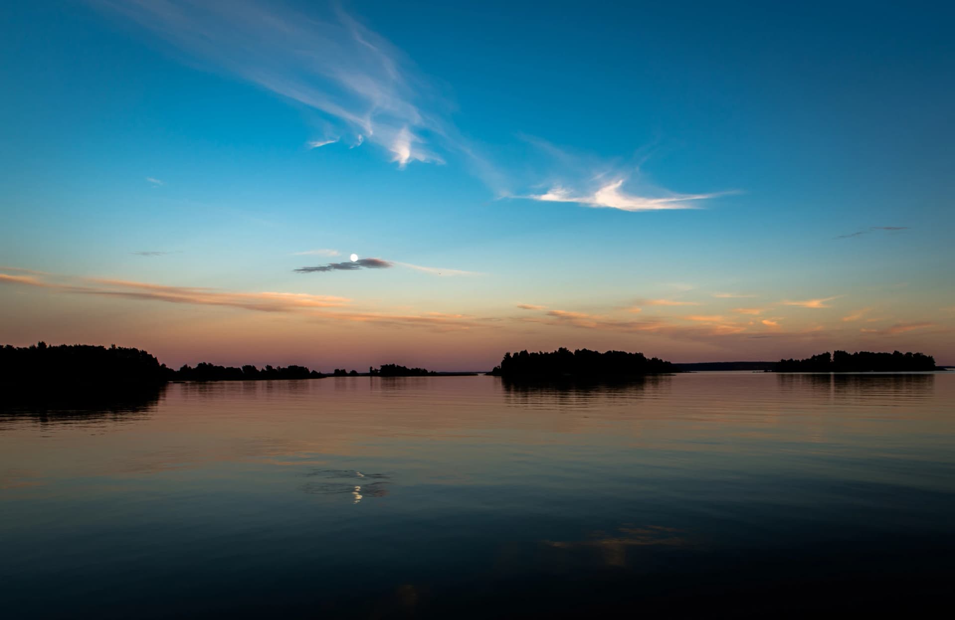 Calm evening on Lake Vänern at Vänersborg