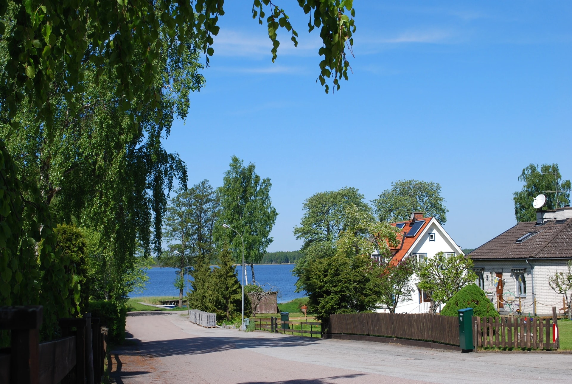 Dorfstraße in Schweden