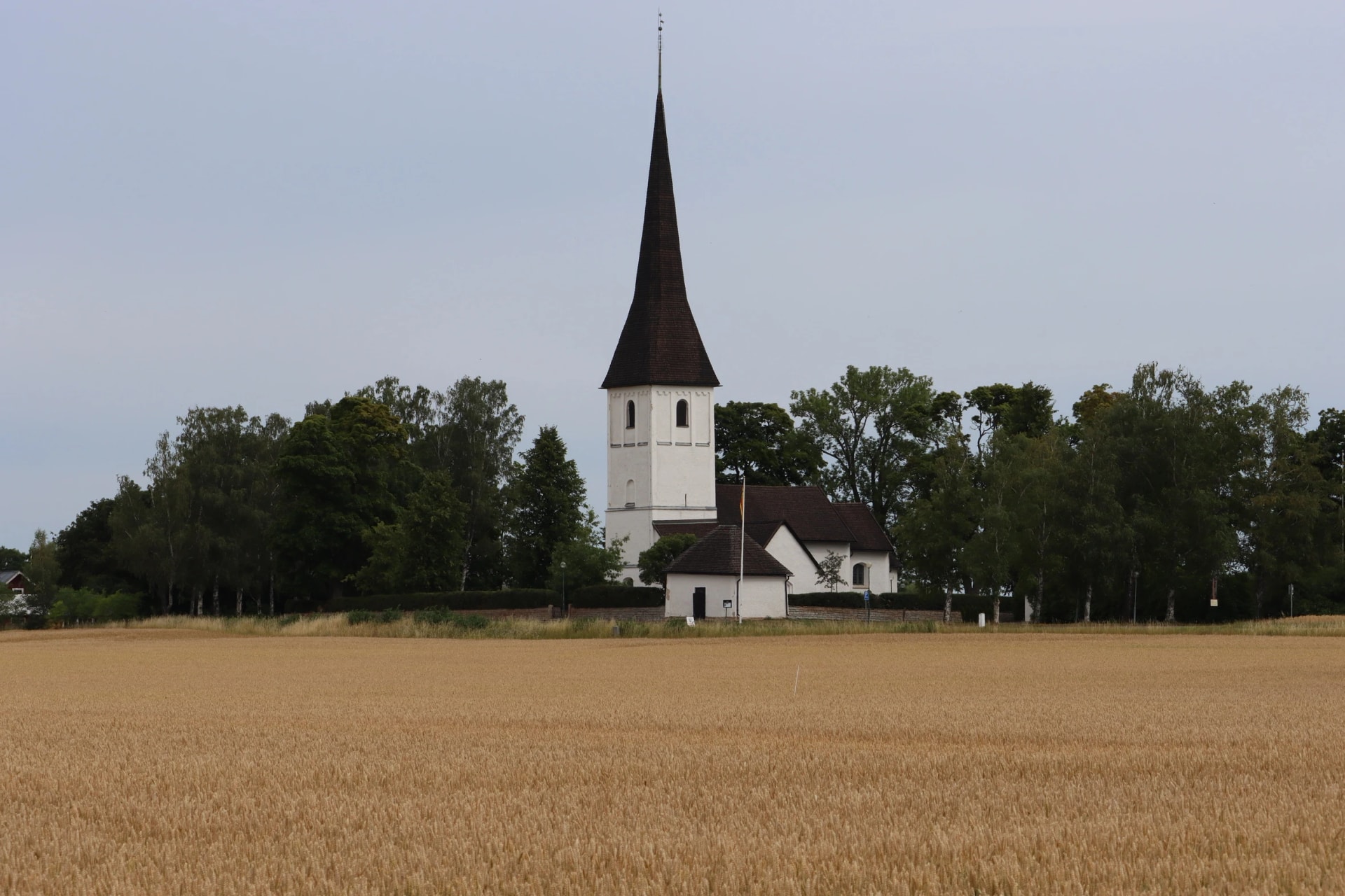 Sweden. Kaga kyrka is a church building in Kaga parish, Linköping municipality in Östergötland. It is located on the östgötaslätten 6 km northwest of Linköping.